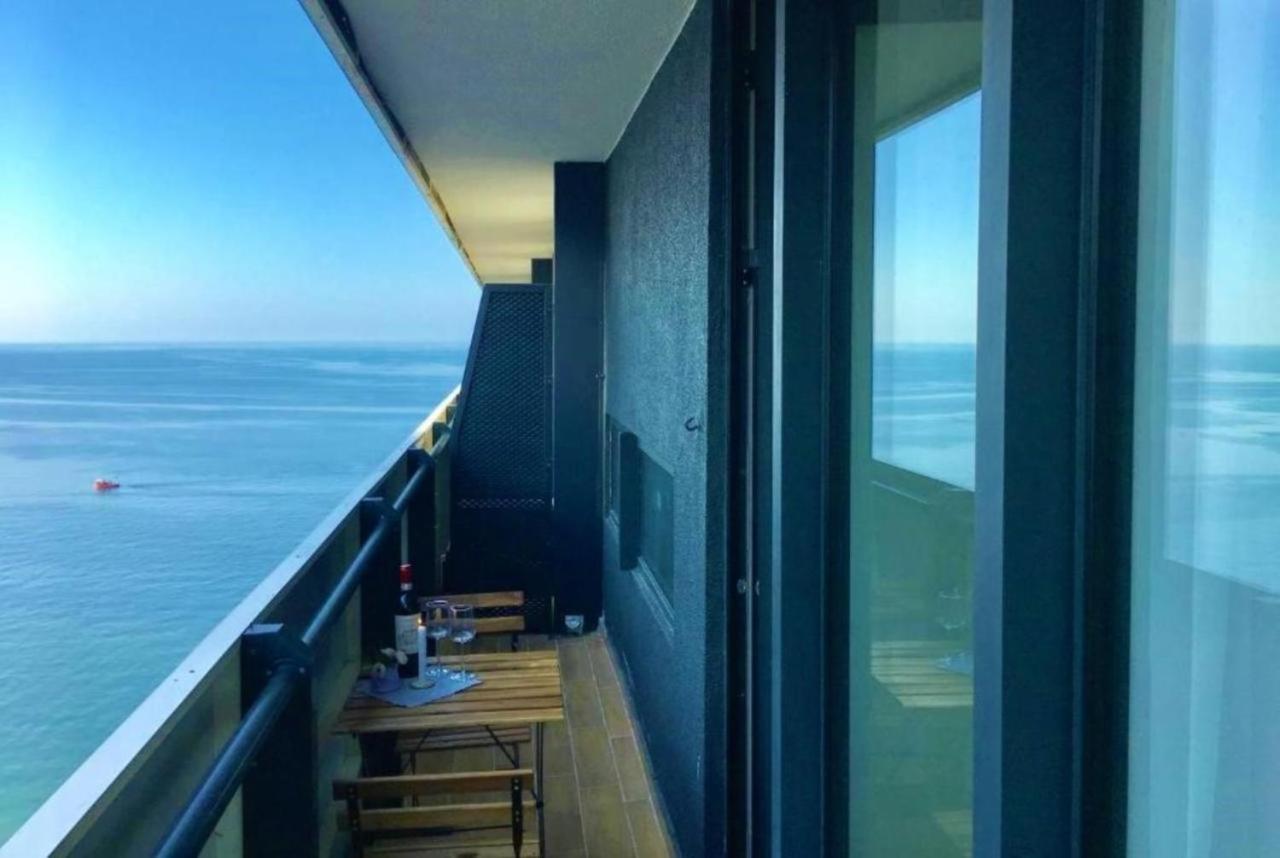 Orbit City Batumi Hotel Ngoại thất bức ảnh
